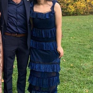 i'm selling it because I'm moving out.worn once